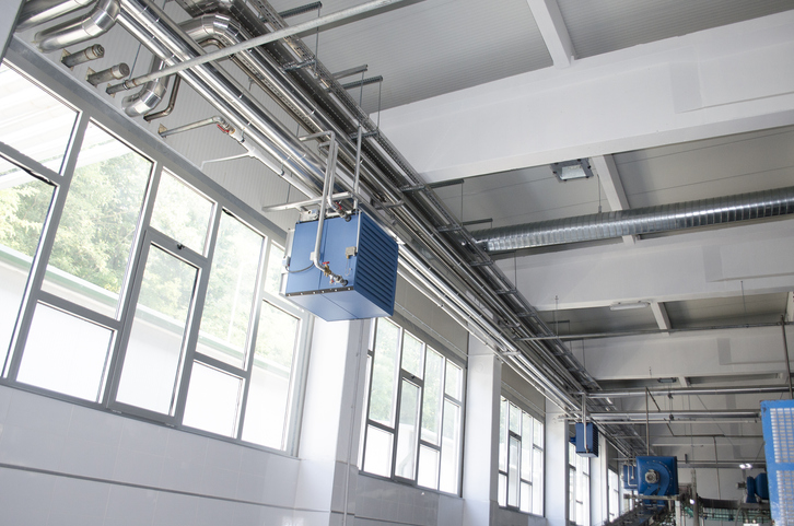 system grzewczy na hali produkcyjnej